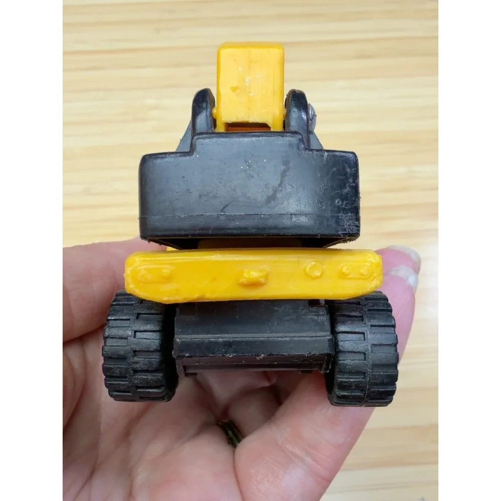 Vintage 1989 Buddy L Crane Truck Yellow Construction Toy Diecast Plastic